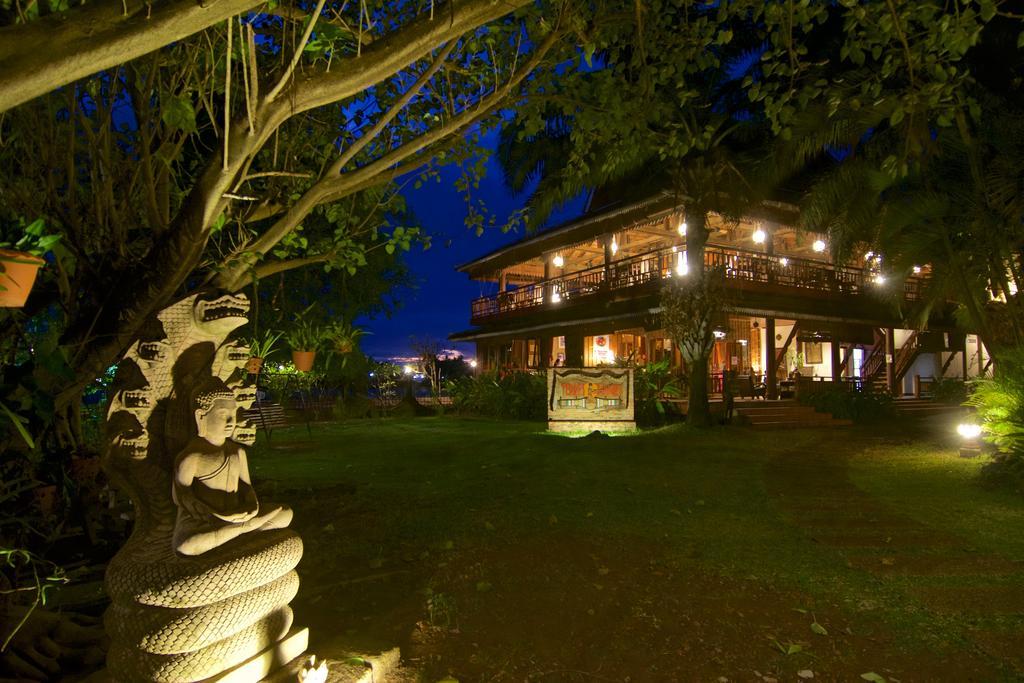 Terres Rouges Lodge Banlung Экстерьер фото