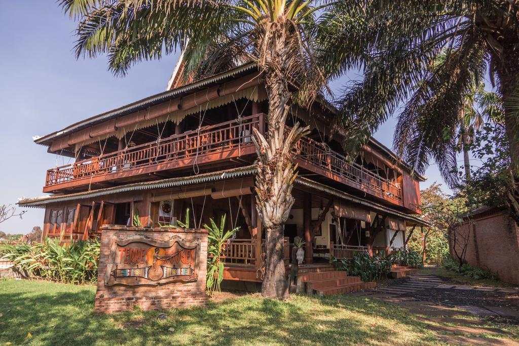 Terres Rouges Lodge Banlung Экстерьер фото